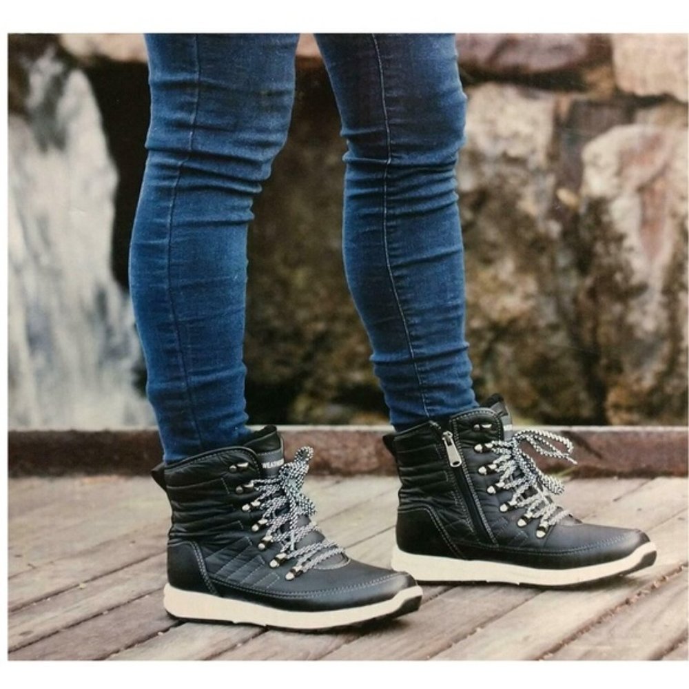 NWOT  - Weatherproof Sneaker Ankle Boot